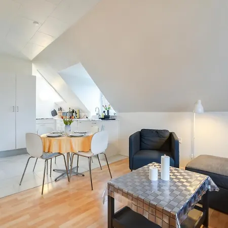 Apartment Lovely Floor Near Airport, Metro And The