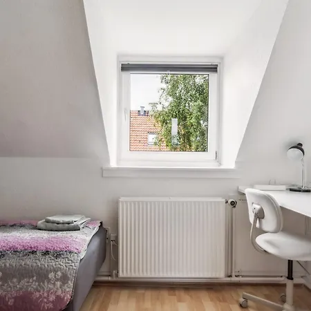 Apartment Lovely Floor Near Airport, Metro And The