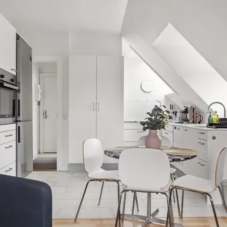 Leilighet Ama Hyg Atelier Lovely Floor Near & Metro *